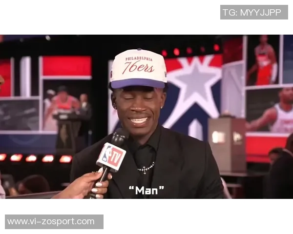 埃奇库姆费城主场首秀表现惊艳球迷热烈掌声致敬