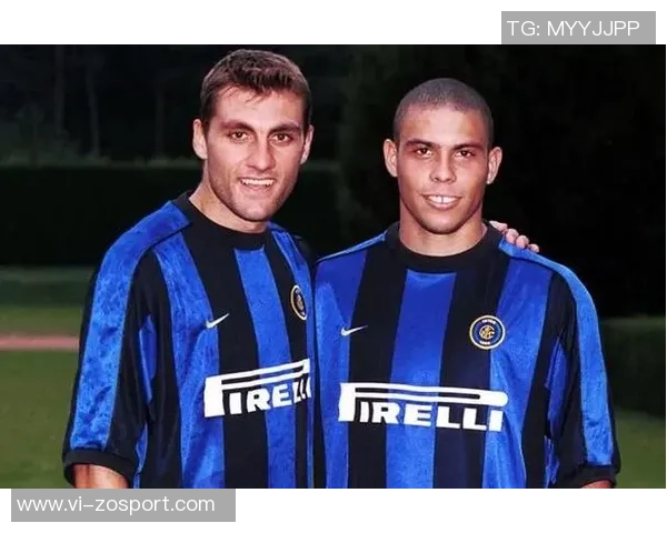 传奇球星重聚维耶里社交媒体分享与大罗巴乔马特拉齐托蒂合影瞬间 传奇球星重聚维耶里社交媒体分享与大罗巴乔马特拉齐托蒂合影瞬间