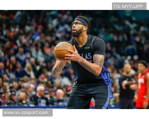 独行侠训练照曝光弗拉格与安东尼戴维斯激烈对抗展现竞争精神 独行侠训练照曝光弗拉格与安东尼戴维斯激烈对抗展现竞争精神