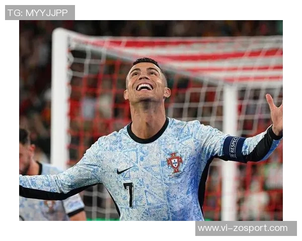 C罗转会沙特后收入惊人日薪高达50万镑总赚约6亿镑 C罗转会沙特后收入惊人日薪高达50万镑总赚约6亿镑